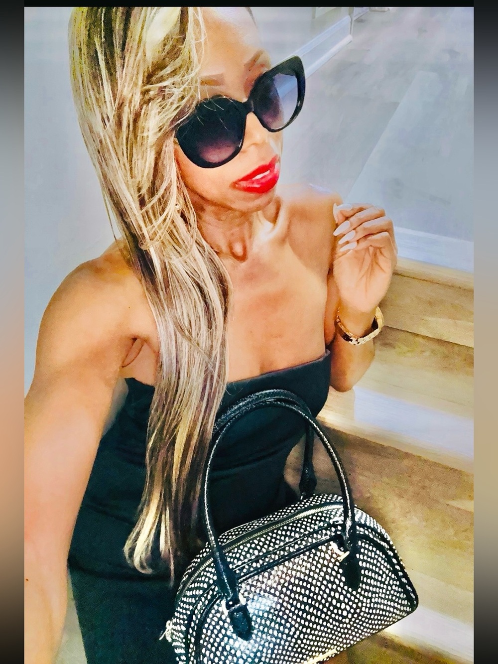 She’s 🤍Classic Purse🖤